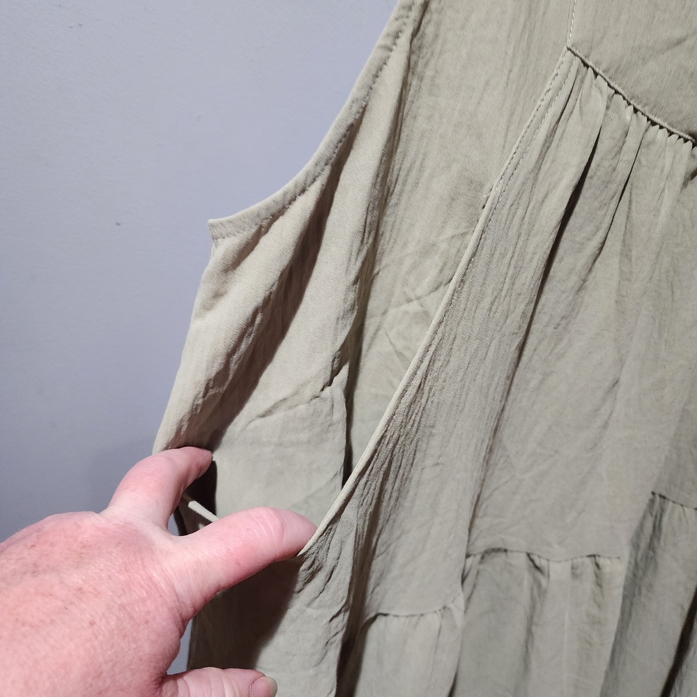 Elegant Olive Green Sleeveless Dress - Picture 2 of 9